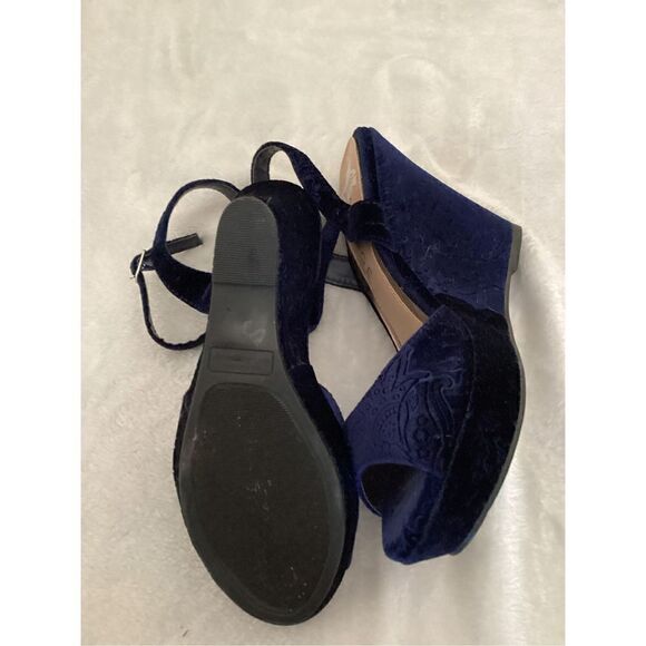 Rampage Chrissy Blue Velvet Wedges - Picture 8 of 8